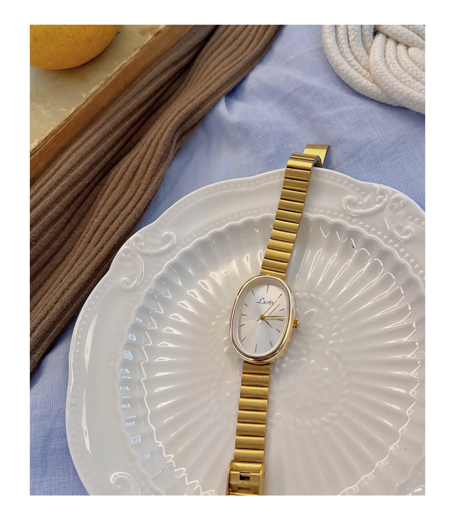 Fashionable Women's Watch With Gold Bracelet, Vintage & Elegant Luxury Style
