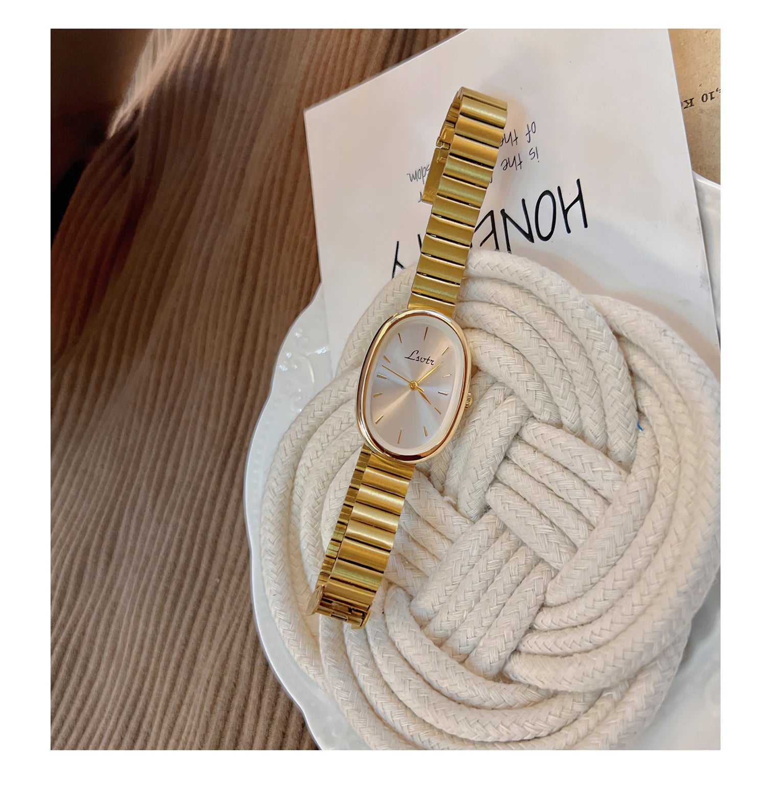 Fashionable Women's Watch With Gold Bracelet, Vintage & Elegant Luxury Style