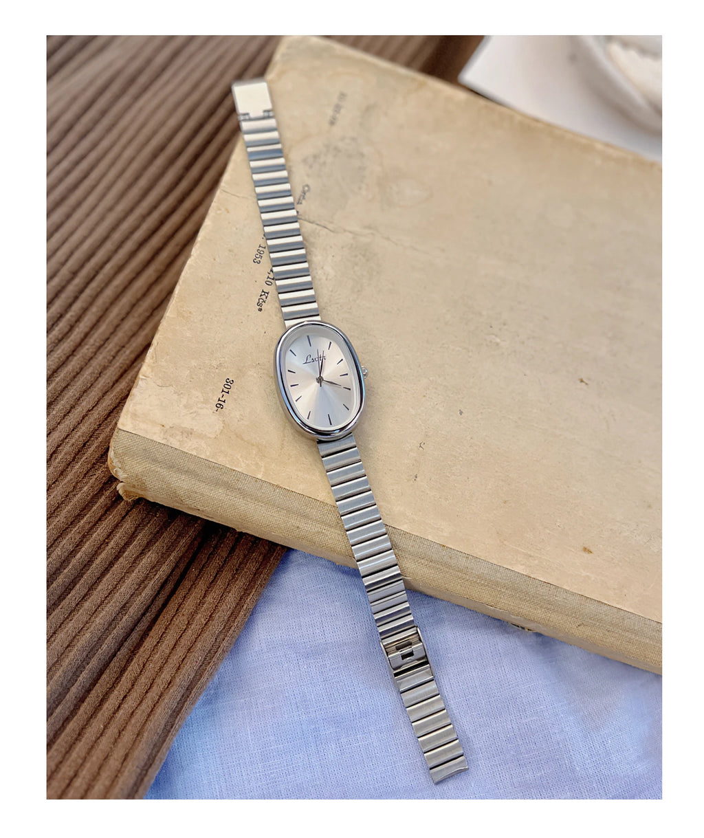 Fashionable Women's Watch With Gold Bracelet, Vintage & Elegant Luxury Style